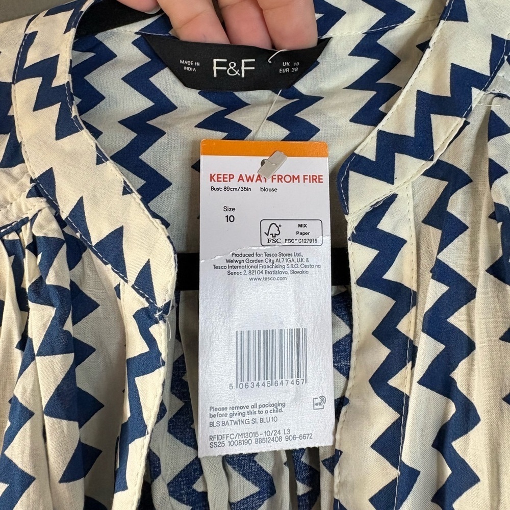 NWT F&F Zigzag Print V-Neck Blouse, which features a deep V-neck/Large Sleeves - Picture 5 of 8